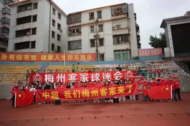 被问及两部“神探”的区别，韦家辉导演直言“越来越疯”了